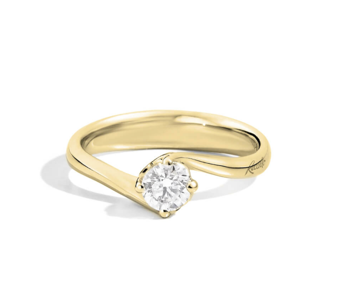 Anello veretta in oro giallo e bianco con 5 diamanti taglio antico